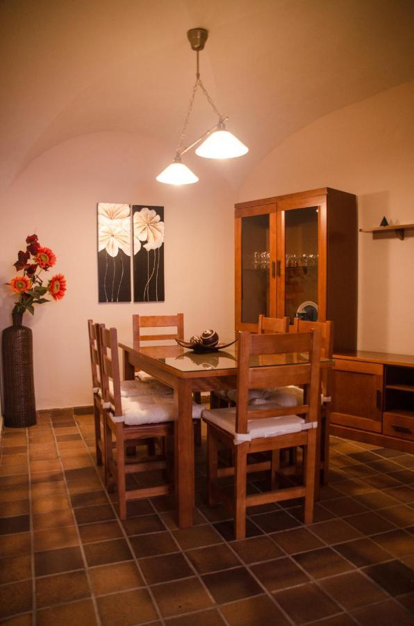 Casa Sierpes Apartman Caces Szoba fotó