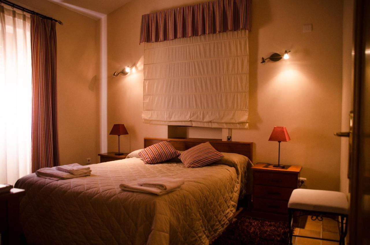 Casa Sierpes Apartman Caces Szoba fotó